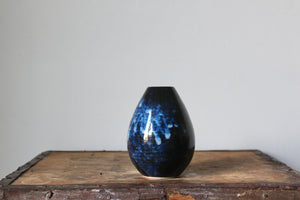 Vase in Indigo: Seven