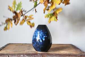 Vase in Indigo: Seven